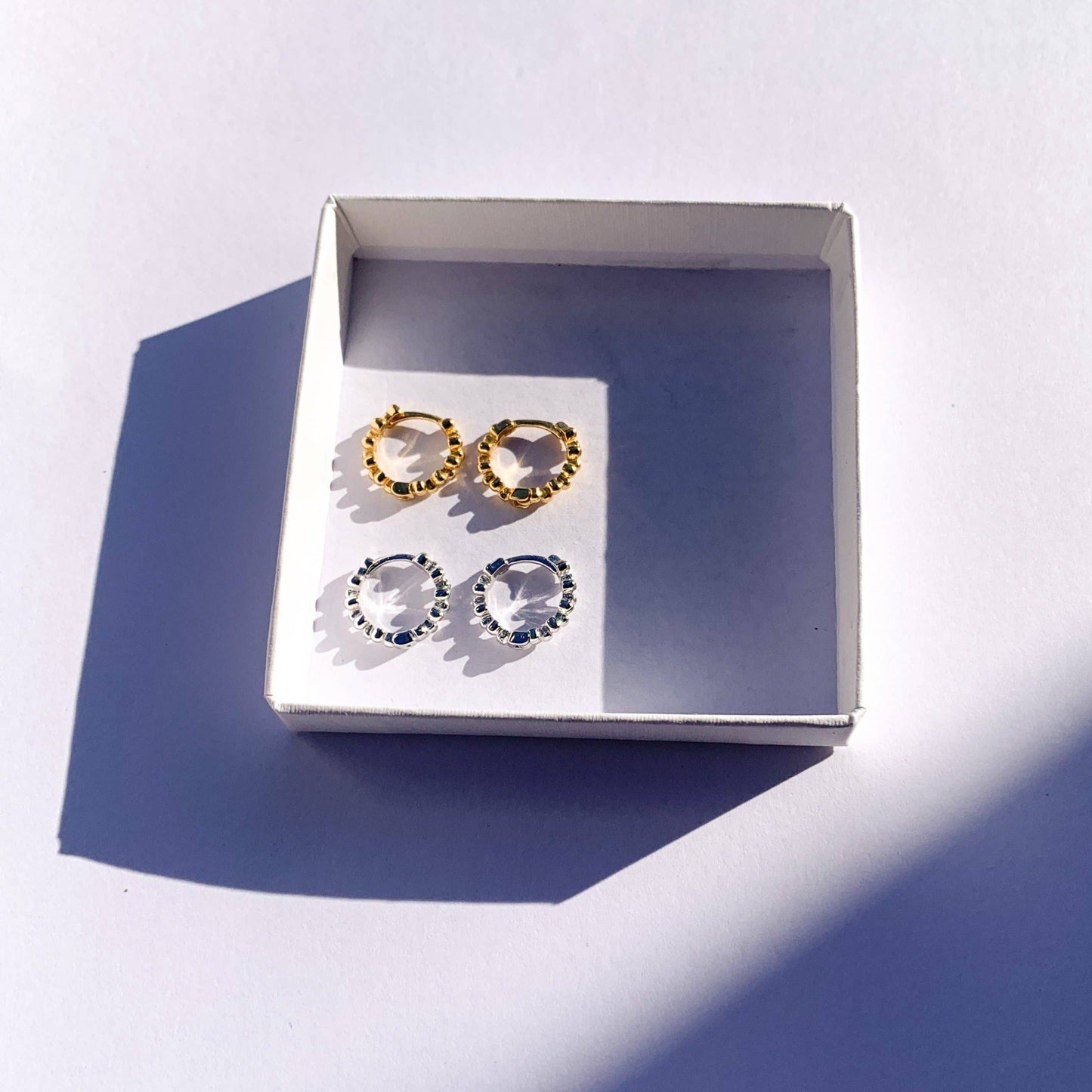 Kruhové naušnice Nala - stříbrné