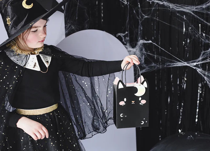 Dětský kostým - černý tylový plášť