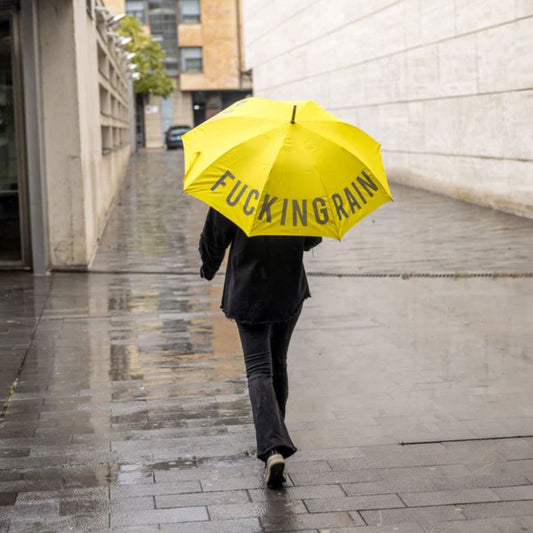 Žlutý deštník Fucking rain