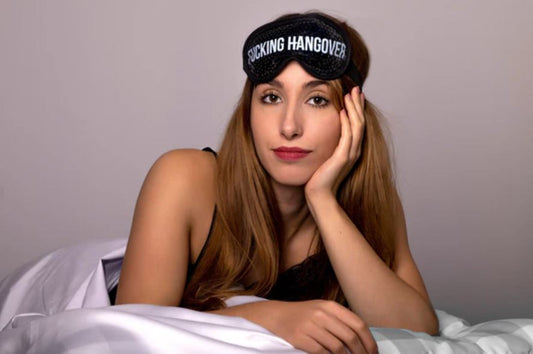 Gelová maska na oči Hangover černá