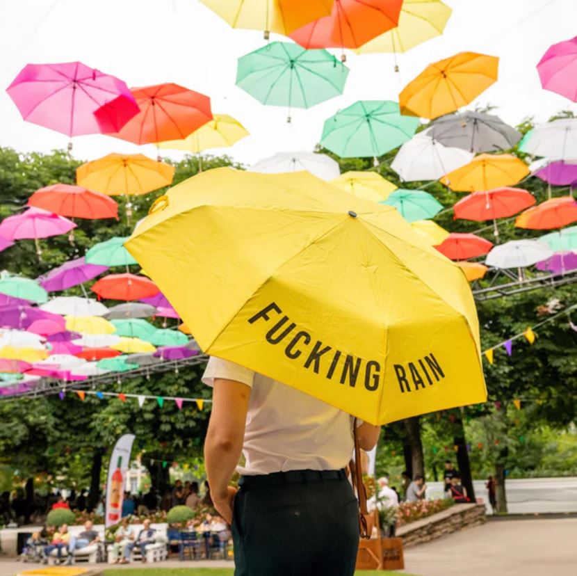 Skládací deštník Fucking rain žlutý