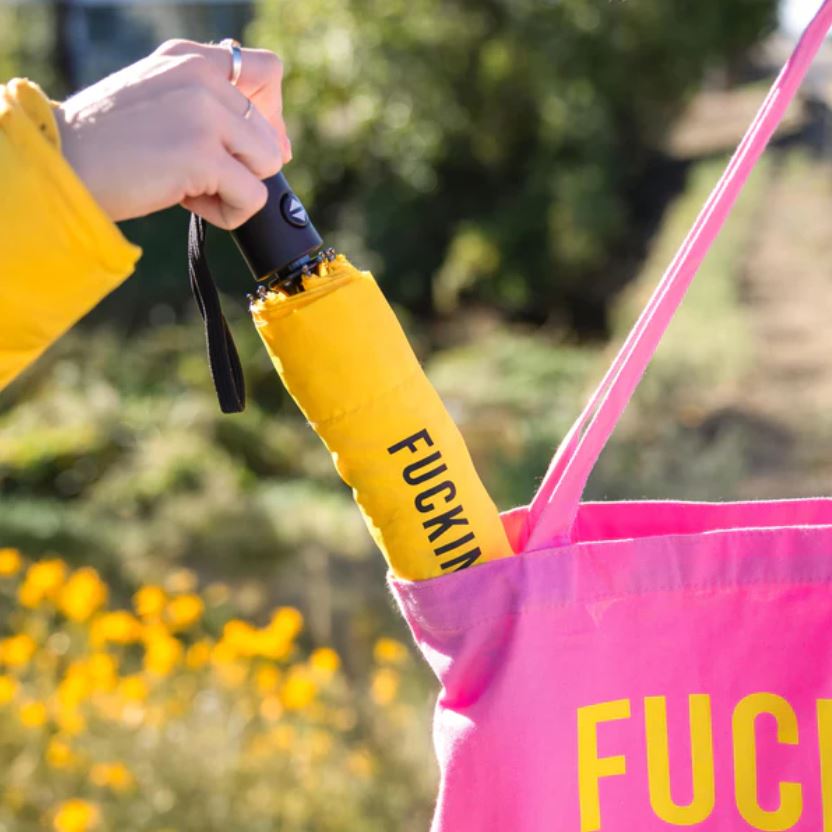 Skládací deštník Fucking rain žlutý